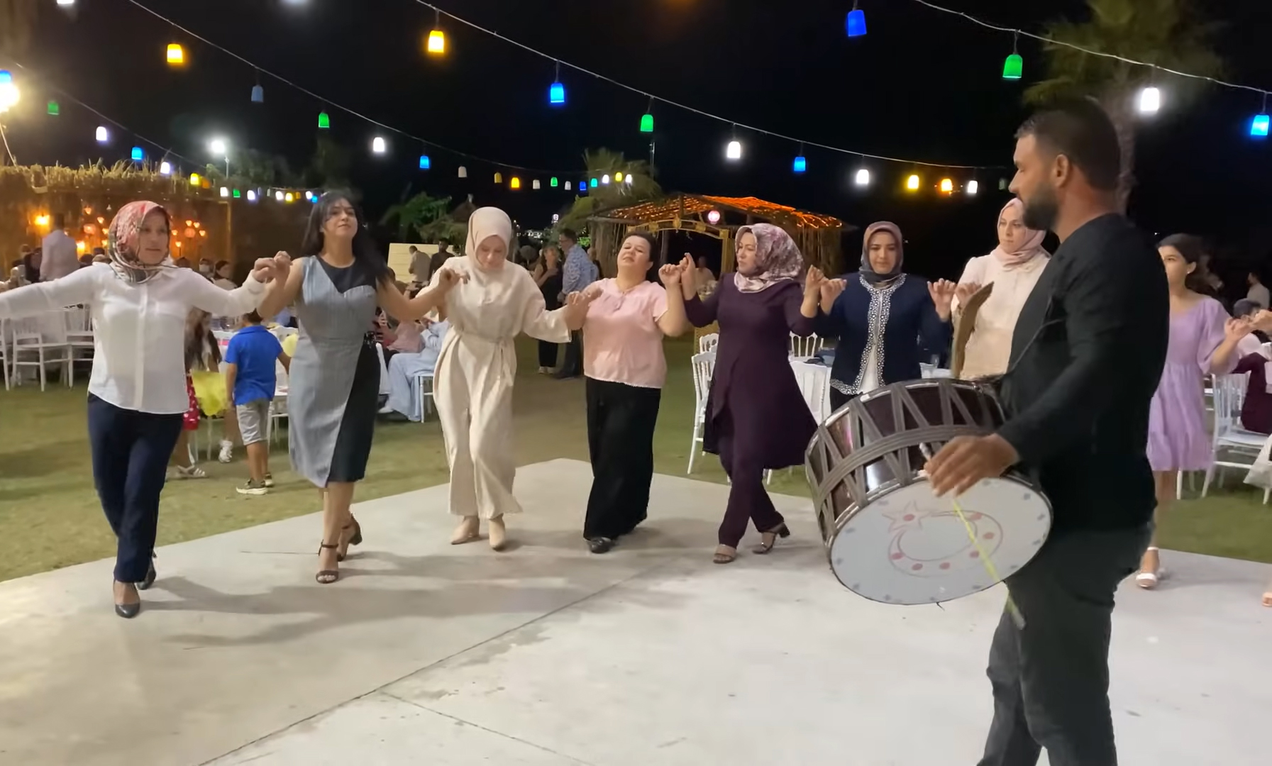 Kına Gecesinde Halayların Başrol Oyuncusu: Davul